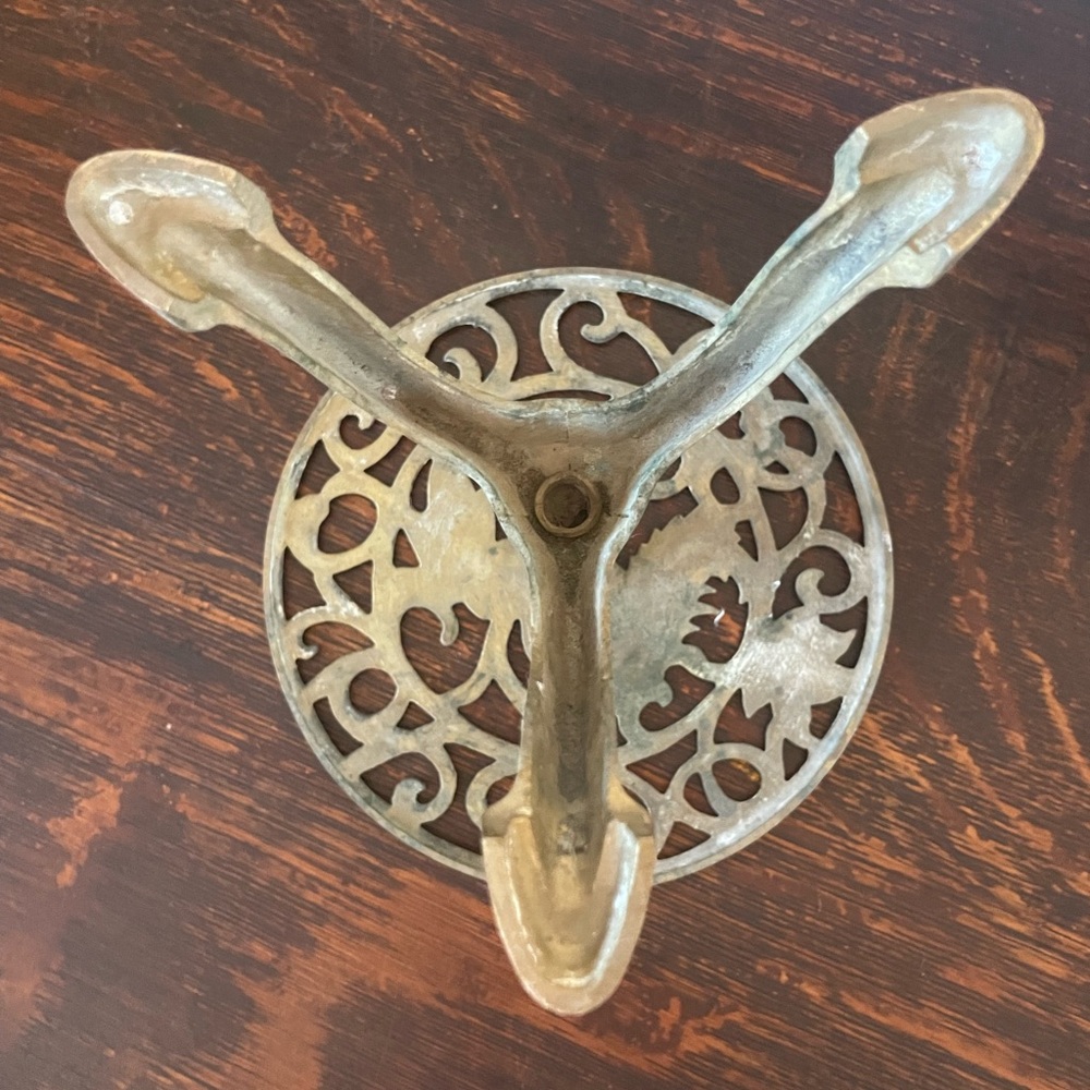 Antique Vintage Squirrel Gilt Brass Mini Tripod Table Tea Trivet Plant Stand - Picture 5 of 13